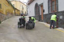 MUJERES TRABAJADORES OPERARIOS LIMPIEZA DE CALLES DEL AYUNTAMIENTO (7)