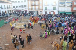 DESFILE DE GRUPOS Y  CARROZAS 2015 (2373)